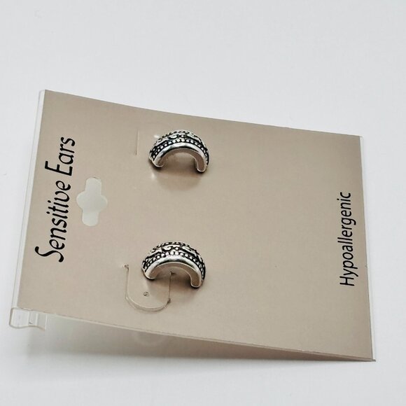 Sensitive Ears Silver Tone Patterned Hoop Earrings Antiqued Design NWT - Picture 2 of 3